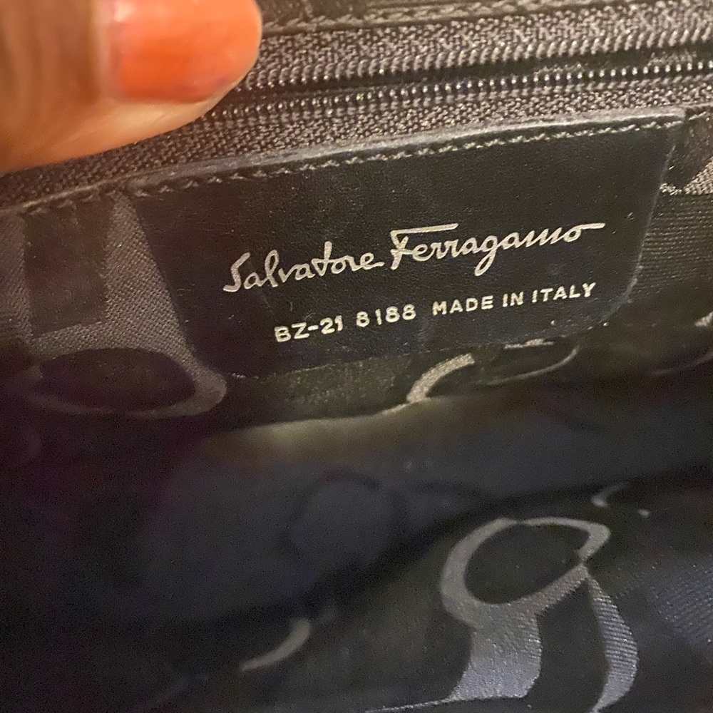 Ferragamo shoulder bag - Picture 9 of 12